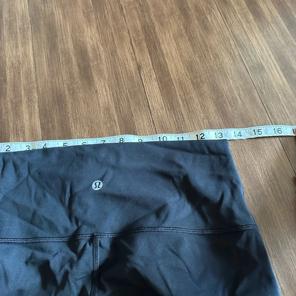 Lululemon Wunder Under High-Rise Tight 25" *Full-On Luxtreme black
W5BPAS
Size 8 - Picture 6 of 8